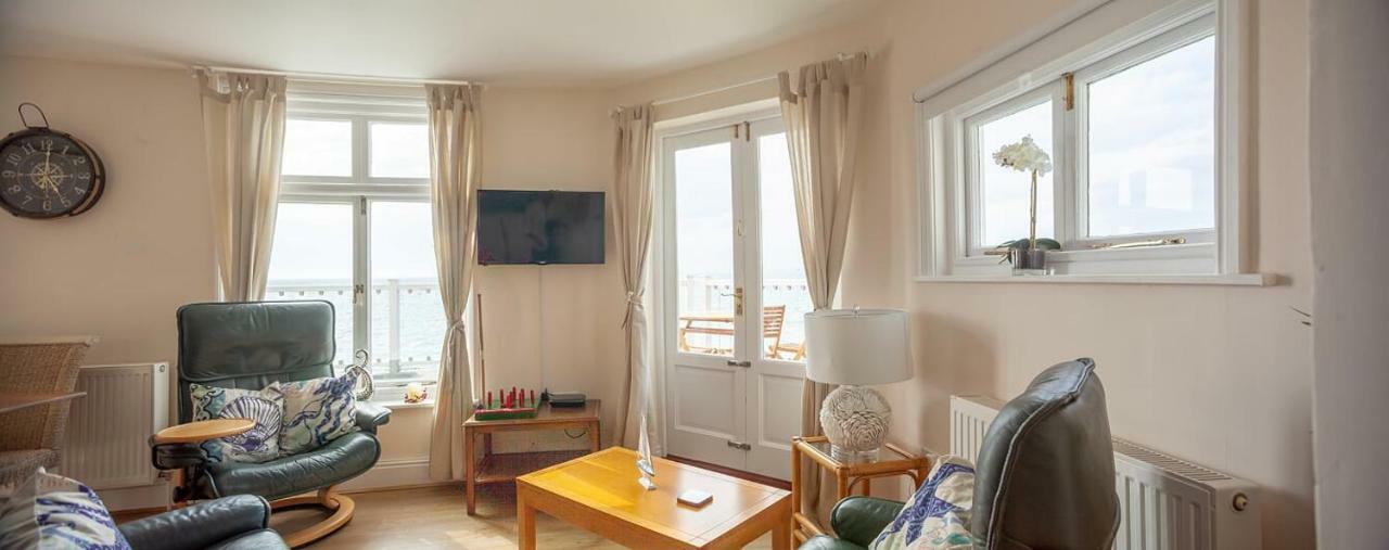 Garden Apartment, 2 Pilots Point Totland Buitenkant foto